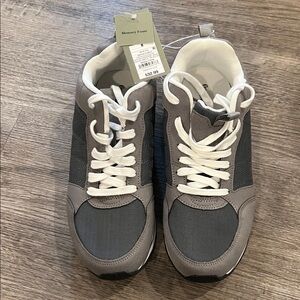 Goodfellow & Co Men's Gray and White Sneakers